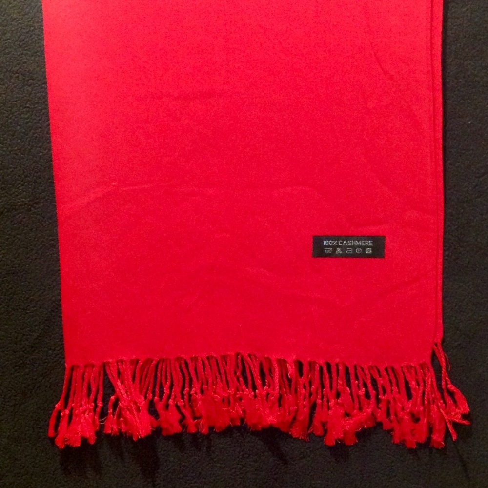 ✨HOST PICK✨💯 Cashmere Wraps/Nursing Cover UP